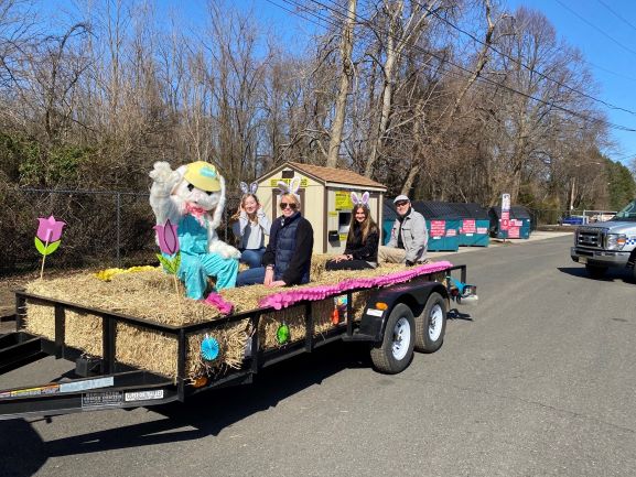 Easter Bunny rides with Emma Kremper, Mayor Lauren Kremper DiFilippo, Brielle Bernard and Committeeman Kevin Johnson